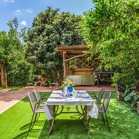 Romantic Garden Villa Sorrent