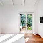 Romantic Garden Villa *